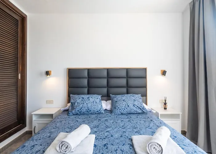 Vila Luxury 3-bedroom With Heated Private Pool - In Marina Rubicon, Playa Blanca, Lanzarote Playa Blanca (Lanzarote)