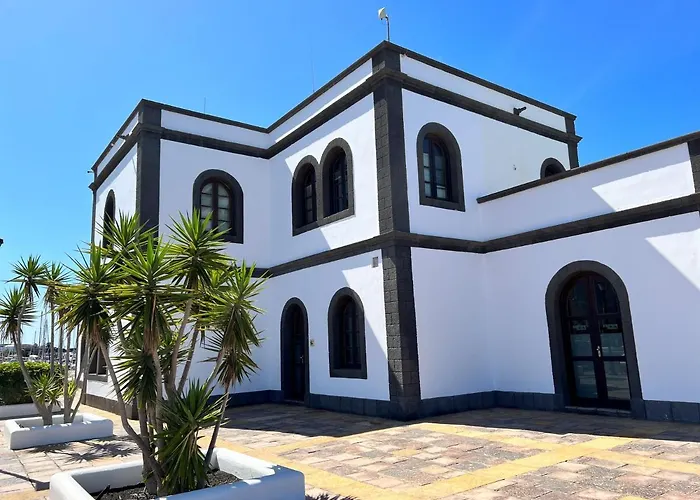 Luxury 3-bedroom With Heated Private Pool - In Marina Rubicon, Playa Blanca, Lanzarote * Playa Blanca (Lanzarote)