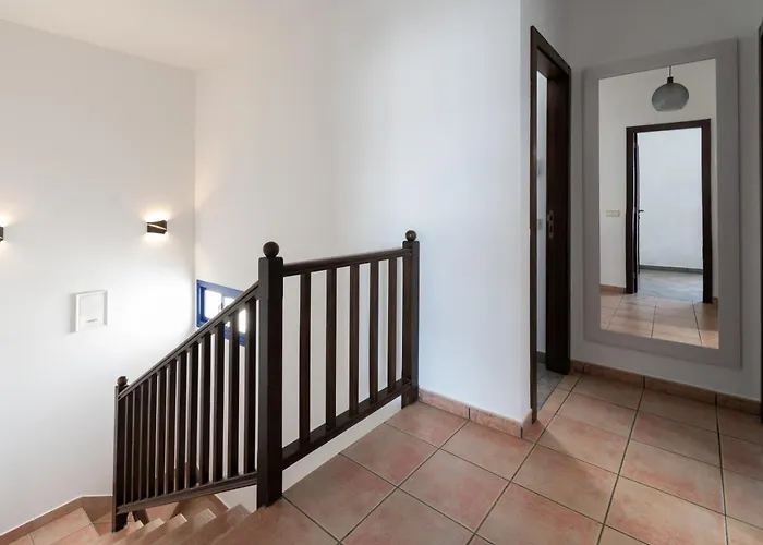 Vila Luxury 3-bedroom With Heated Private Pool - In Marina Rubicon, Playa Blanca, Lanzarote *